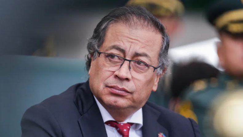 «Es un parlero mentiroso»: congresista a Petro por no condonar deuda del Icetex «Es un parlero mentiroso»: congresista a Petro por no condonar deuda del Icetex