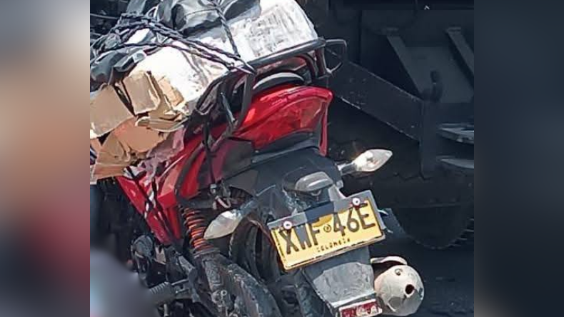 Falleció motociclista tras accidentarse contra una grúa en El Espinal Falleció motociclista tras accidentarse contra una grúa en El Espinal