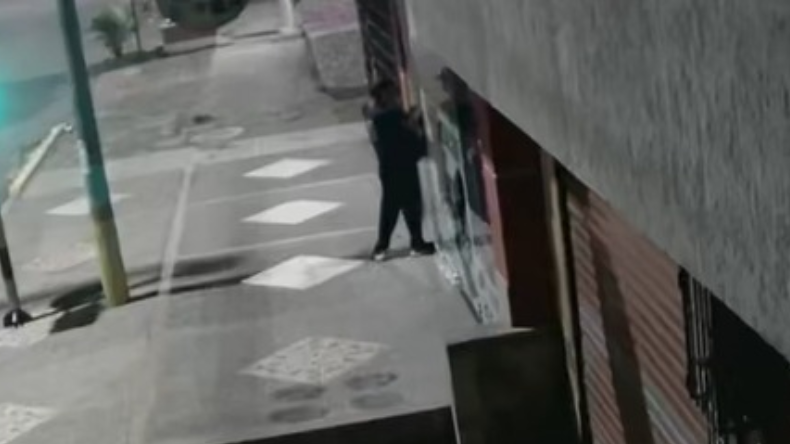 Robo de computadores en el barrio Fenalco de Ibagué quedó registrado en cámaras Robo de computadores en el barrio Fenalco de Ibagué quedó registrado en cámaras