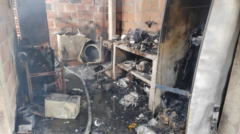 Incendio estructural en Modelia dejó millonarias pérdidas materiales