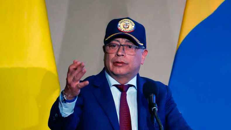 «Salen es profesionales con dinero y no quieren salir de El Poblado»: Petro sobre médicos