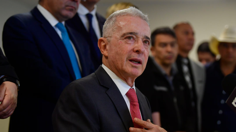 Se reanuda el juicio contra Álvaro Uribe Vélez tras decisión judicial Se reanuda el juicio contra Álvaro Uribe Vélez tras decisión judicial