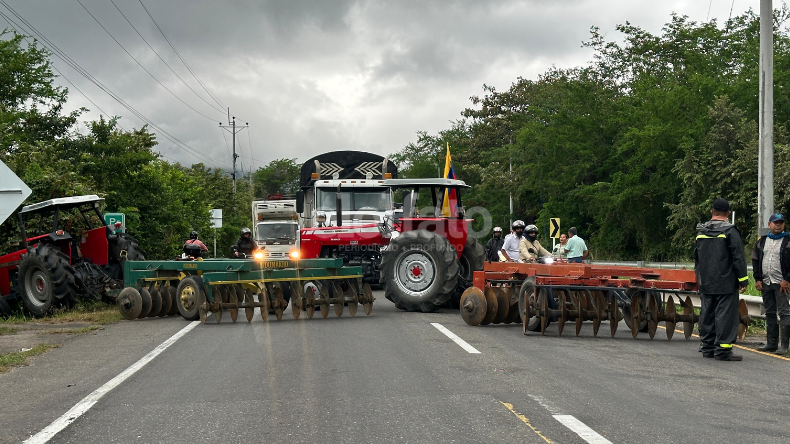 Arroceros del Tolima entrarían en paro permanente ante falta de acuerdos con el Gobierno Arroceros del Tolima entrarían en paro permanente ante falta de acuerdos con el Gobierno
