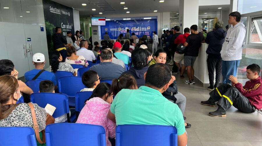 Más de 100 pacientes en Ibagué esperan atención en la clínica Virrey Solís de Salud Total Más de 100 pacientes en Ibagué esperan atención en la clínica Virrey Solís de Salud Total