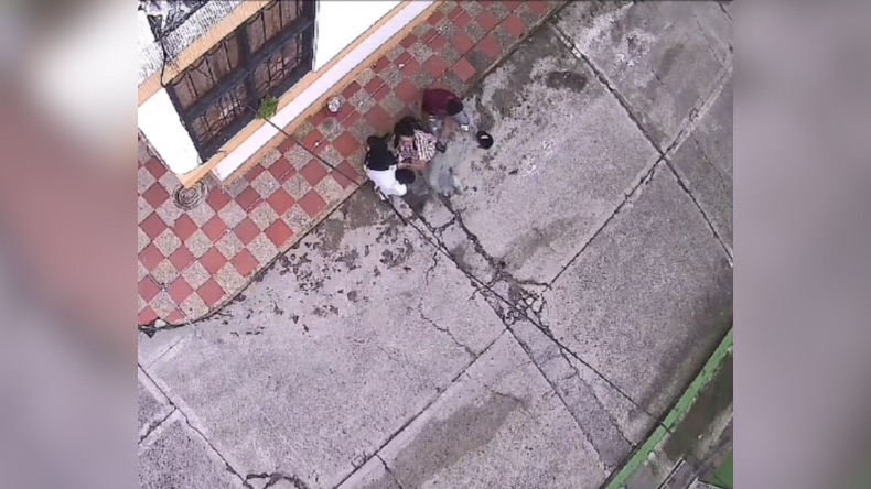 Dos hombres robaron a un abuelo en Los Nogales Dos hombres robaron a un abuelo en Los Nogales