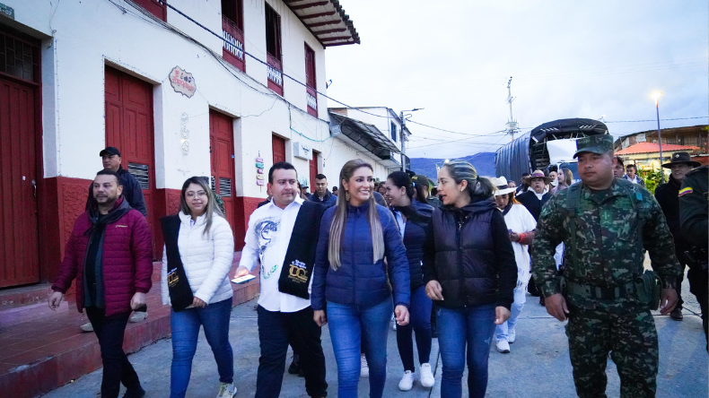 Gobernadora celebra los 100 años de la fundación de Roncesvalles Gobernadora celebra los 100 años de la fundación de Roncesvalles