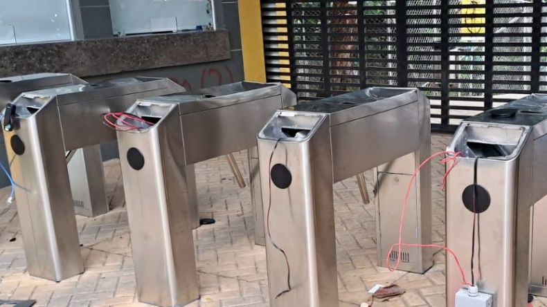 Ataques en la Universidad del Tolima dejan pérdidas superiores a $400 millones Ataques en la Universidad del Tolima dejan pérdidas superiores a $400 millones