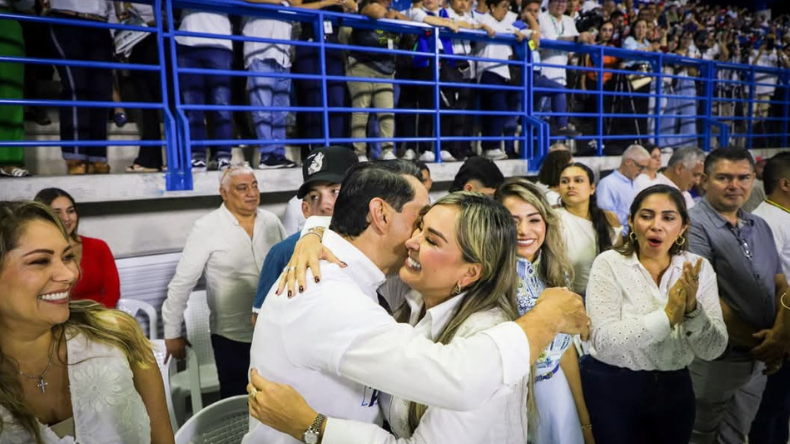 Con show político y deportivo, Aranda entregó las restauradas piscinas de la 42 Con show político y deportivo, Aranda entregó las restauradas piscinas de la 42