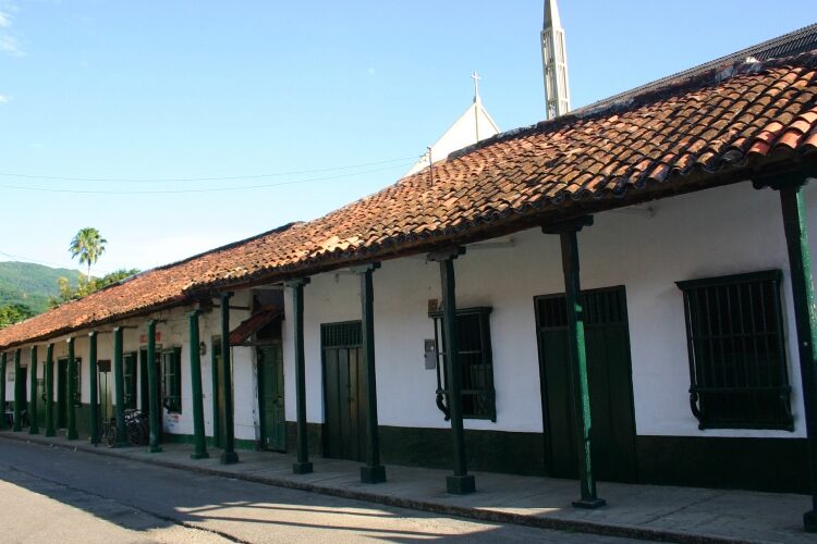 Gobierno y empresa privada le apuestan al turismo en Ambalema con ferry sobre el Magdalena Gobierno y empresa privada le apuestan al turismo en Ambalema con ferry sobre el Magdalena