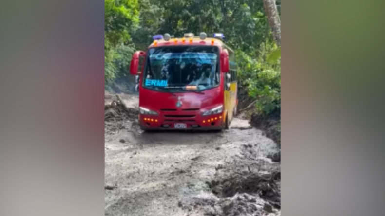 Ola invernal afecta la vía entre Anzoátegui e Ibagué Ola invernal afecta la vía entre Anzoátegui e Ibagué