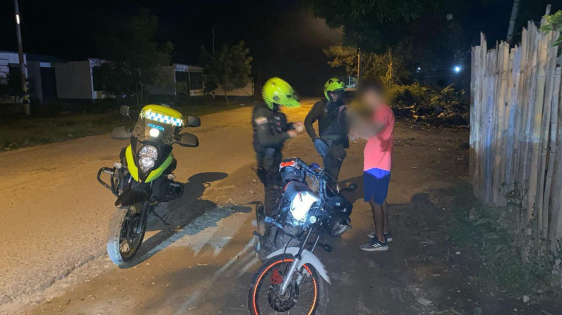 Dos personas fueron sorprendidas portando ilegalmente armas de fuego en El Espinal Dos personas fueron sorprendidas portando ilegalmente armas de fuego en El Espinal