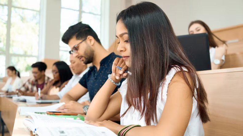 Ofrecen más de 100 becas para estudiar maestrías en España Ofrecen más de 100 becas para estudiar maestrías en España