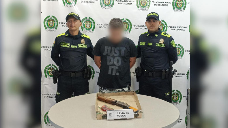 Portaba un changón en su motocicleta e intentó huir en Ibagué