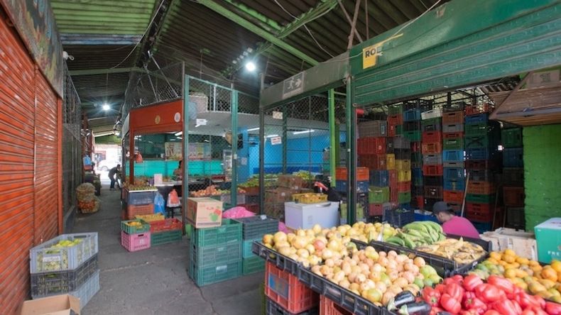 Tras décadas de abandono, Alcaldía promete “poner bonita” la plaza de la 28 Tras décadas de abandono, Alcaldía promete “poner bonita” la plaza de la 28