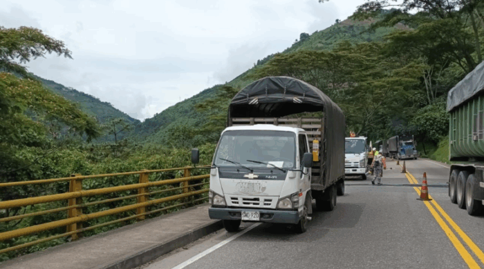 Paso restringido en la vía entre Ibagué y Cajamarca por mantenimiento