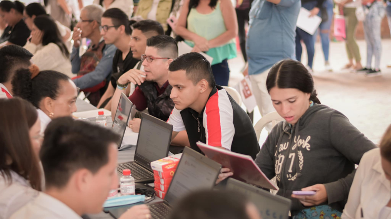 Tasa de desempleo en Colombia se redujo al 8,8%, la cifra más baja en 24 años Tasa de desempleo en Colombia se redujo al 8,8%, la cifra más baja en 24 años