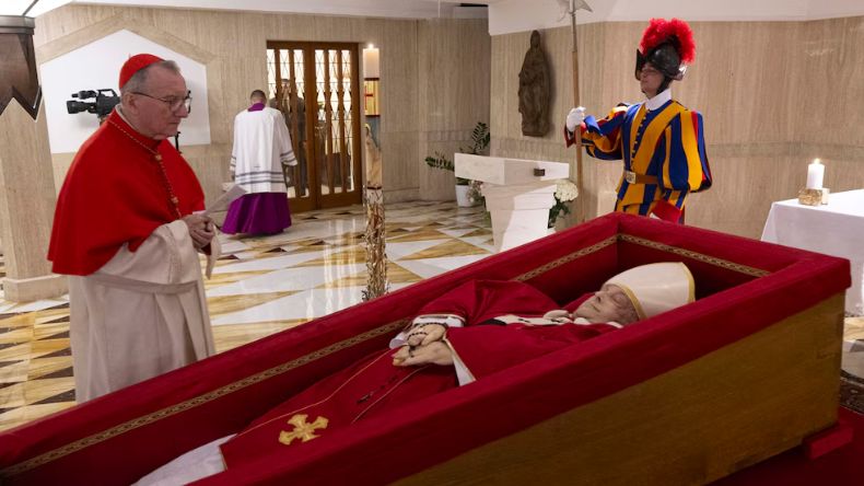Publican primeras imágenes del féretro del papa Francisco Publican primeras imágenes del féretro del papa Francisco