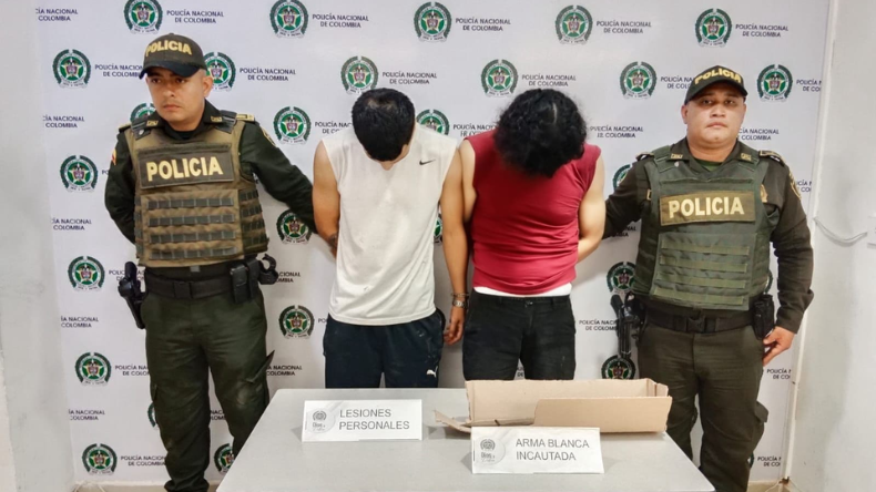 Capturaron dos jóvenes por agredir con arma blanca a un hombre en el barrio Los Álamos Capturaron dos jóvenes por agredir con arma blanca a un hombre en el barrio Los Álamos