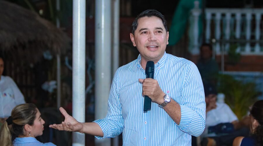 Hurtado se anticipa a Aranda y se atribuye la culminación de las piscinas de la 42 Hurtado se anticipa a Aranda y se atribuye la culminación de las piscinas de la 42