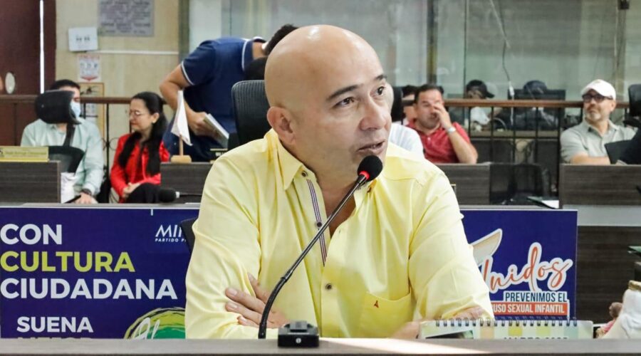 El concejal de Ibagué Jorge Bolívar denuncia pagos de favores políticos en la Administración Municipal.