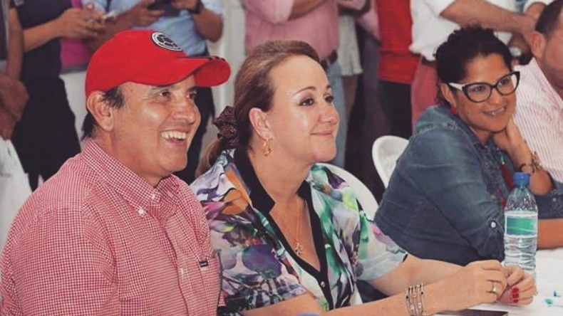 Olga B. junto a Mauricio Jaramillo