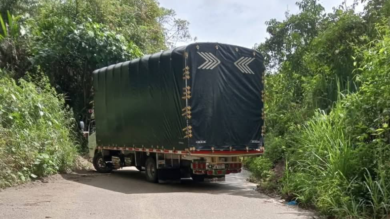 Hallaron una turbo abandonada y sin rastro del conductor en zona rural de Chaparral Hallaron una turbo abandonada y sin rastro del conductor en zona rural de Chaparral