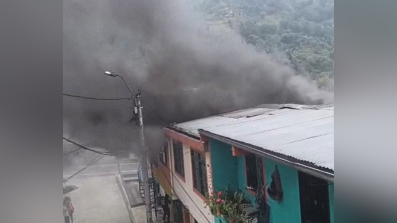 Incendio estructural consumió una vivienda en Calle Larga de Cajamarca Incendio estructural consumió una vivienda en Calle Larga de Cajamarca
