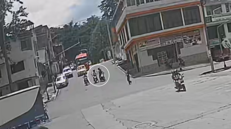 Así le robaron una cadena de oro a un motociclista en Ibagué Así le robaron una cadena de oro a un motociclista en Ibagué