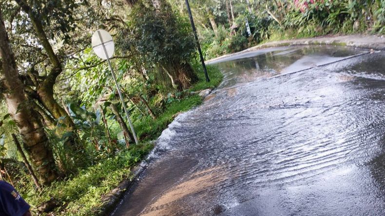 Daño en tubería dejó sin agua a más de 50 barrios de Ibagué Daño en tubería dejó sin agua a más de 50 barrios de Ibagué