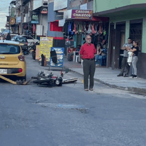 Dos heridos dejó choque entre taxi y motocicleta en Ibagué Dos heridos dejó choque entre taxi y motocicleta en Ibagué