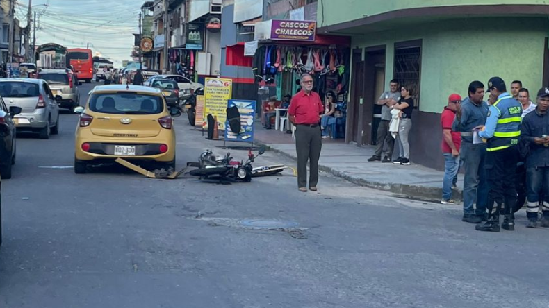 Dos heridos dejó choque entre taxi y motocicleta en Ibagué Dos heridos dejó choque entre taxi y motocicleta en Ibagué