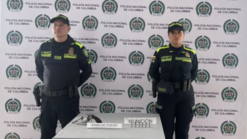 ¡Alarma en Mariquita! Niño llevaba revólver cargado en su maleta escolar ¡Alarma en Mariquita! Niño llevaba revólver cargado en su maleta escolar