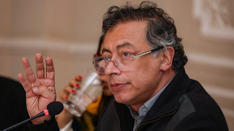 Petro denuncia amenazas de muerte por impulsar reforma agraria Petro denuncia amenazas de muerte por impulsar reforma agraria