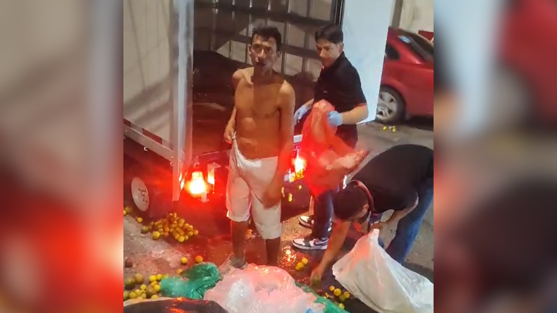 Ciudadano increpó a trabajadores que arrojaron basura desde un vehículo en Ibagué Ciudadano increpó a trabajadores que arrojaron basura desde un vehículo en Ibagué