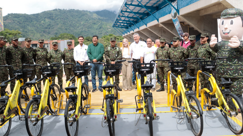 Instalan nueva estación de bicicletas públicas en la calle 42 con Quinta Instalan nueva estación de bicicletas públicas en la calle 42 con Quinta