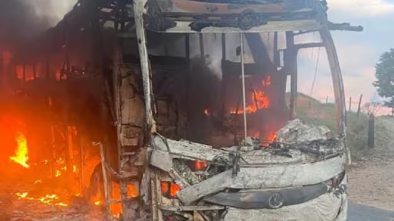Incendian bus en el norte del Caquetá
