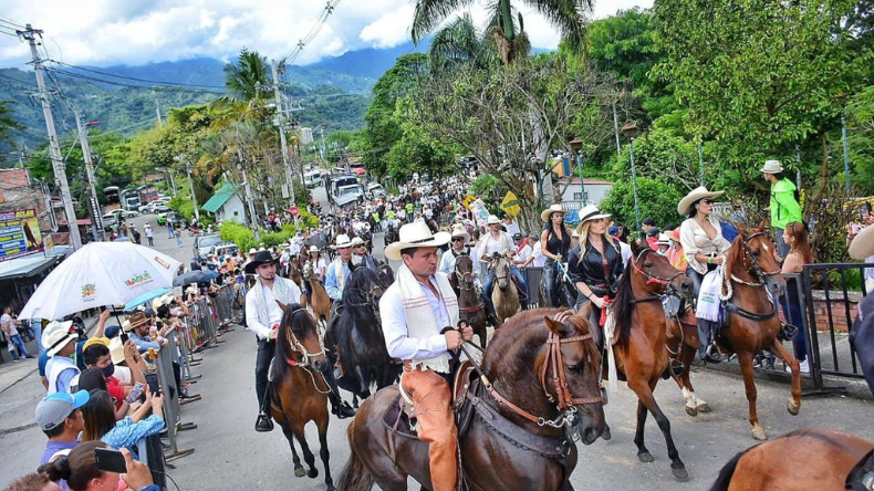 Caballistas del Tolima insisten en realizar cabalgata en Ibagué Caballistas del Tolima insisten en realizar cabalgata en Ibagué