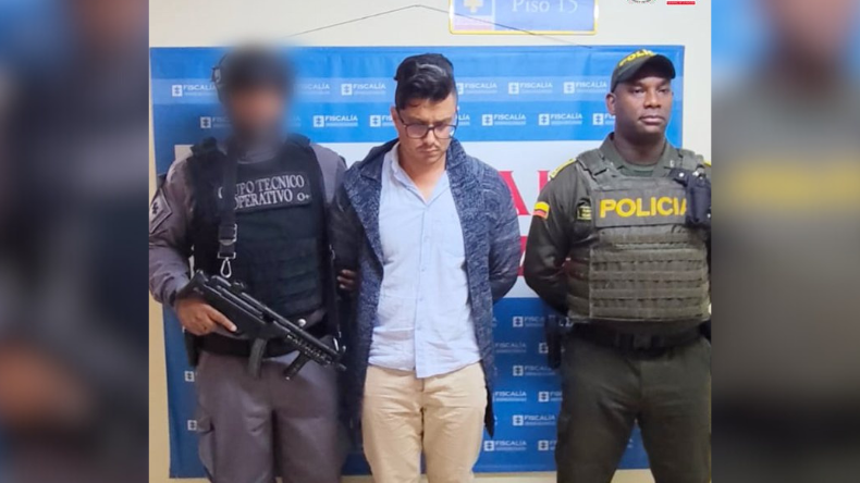 Casa por cárcel al ciudadano que insultó con expresiones racistas a agente de tránsito Casa por cárcel al ciudadano que insultó con expresiones racistas a agente de tránsito