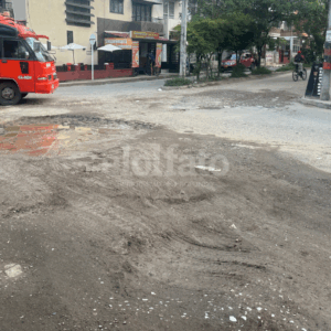 «Es un campo de batalla»: habitantes de la Ciudadela Comfenalco sobre sus vías «Es un campo de batalla»: habitantes de la Ciudadela Comfenalco sobre sus vías