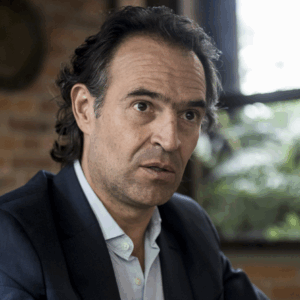 Federico Gutiérrez denunció que fue increpado por jóvenes en politécnico de Medellín Federico Gutiérrez denunció que fue increpado por jóvenes en politécnico de Medellín