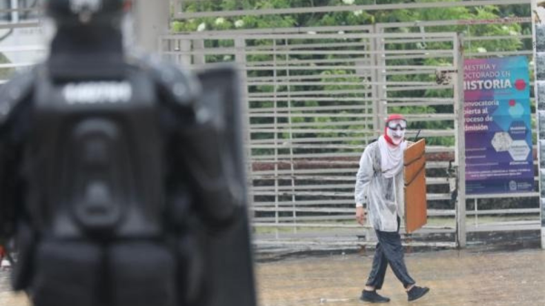 Disturbios en la Universidad Nacional generan caos en la movilidad de Bogotá