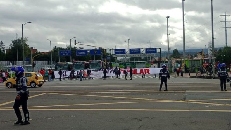 Paro nacional en Bogotá: más de 19 estaciones de Transmilenio cerradas y bloqueadas Paro nacional en Bogotá: más de 19 estaciones de Transmilenio cerradas y bloqueadas