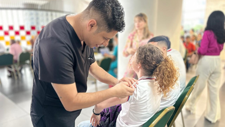 El Tolima logró frenar la letalidad de la fiebre amarilla con un modelo de atención que sorprende al país El Tolima logró frenar la letalidad de la fiebre amarilla con un modelo de atención que sorprende al país