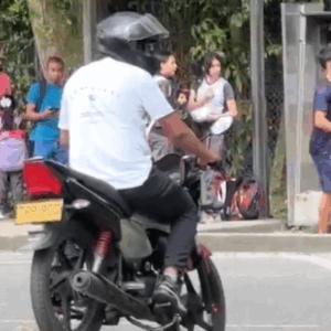 Imprudencia de motociclista en plena carrera Quinta de Ibagué quedó registrada en video Imprudencia de motociclista en plena carrera Quinta de Ibagué quedó registrada en video