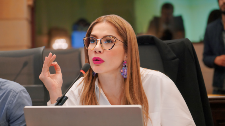 “Dejen de instrumentalizar a la gente con propuestas mentirosas»: Cathy Juvinao “Dejen de instrumentalizar a la gente con propuestas mentirosas»: Cathy Juvinao