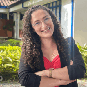 La inspiradora historia de una madre que pasó de las calles a las aulas