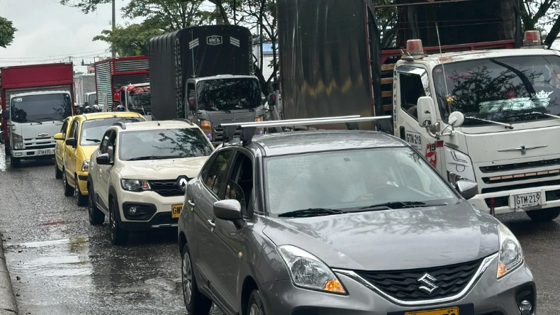 Transportadores marchan por el mal estado de las vías en Ibagué Transportadores marchan por el mal estado de las vías en Ibagué
