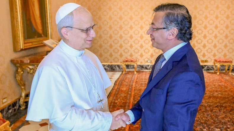 Petro propuso que el vaticano sea sede de diálogos de paz con ELN Petro propuso que el vaticano sea sede de diálogos de paz con ELN