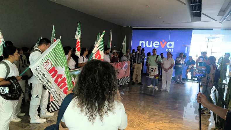 Trabajadores del Hospital Federico Lleras protestan frente a la Nueva EPS por retrasos en pagos Trabajadores del Hospital Federico Lleras protestan frente a la Nueva EPS por retrasos en pagos