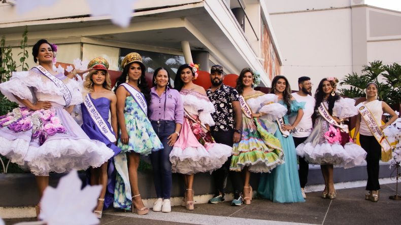 Tolima resalta su diversidad con imposición de bandas a representantes trans Tolima resalta su diversidad con imposición de bandas a representantes trans